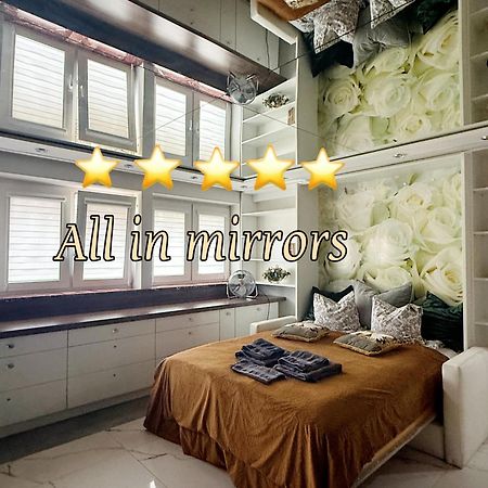ורשה Deluxury Mirror Apartament Centrum מראה חיצוני תמונה