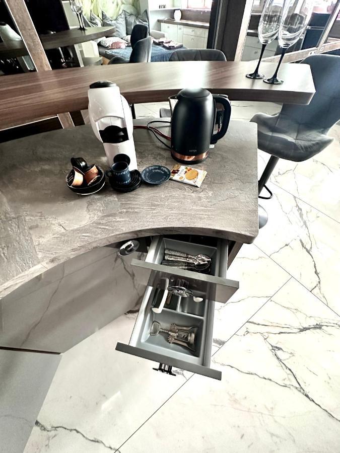ורשה Deluxury Mirror Apartament Centrum מראה חיצוני תמונה