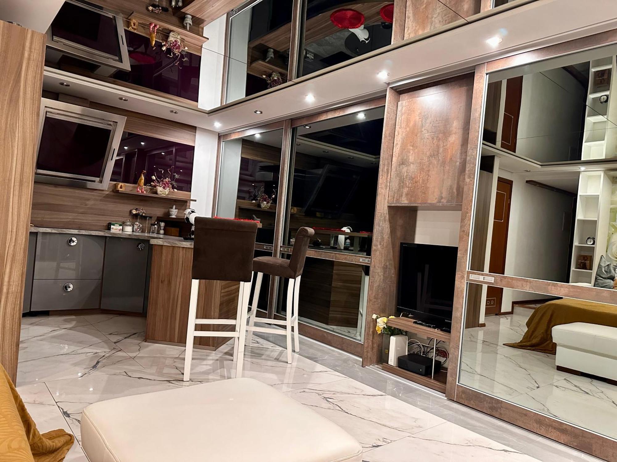 ורשה Deluxury Mirror Apartament Centrum מראה חיצוני תמונה