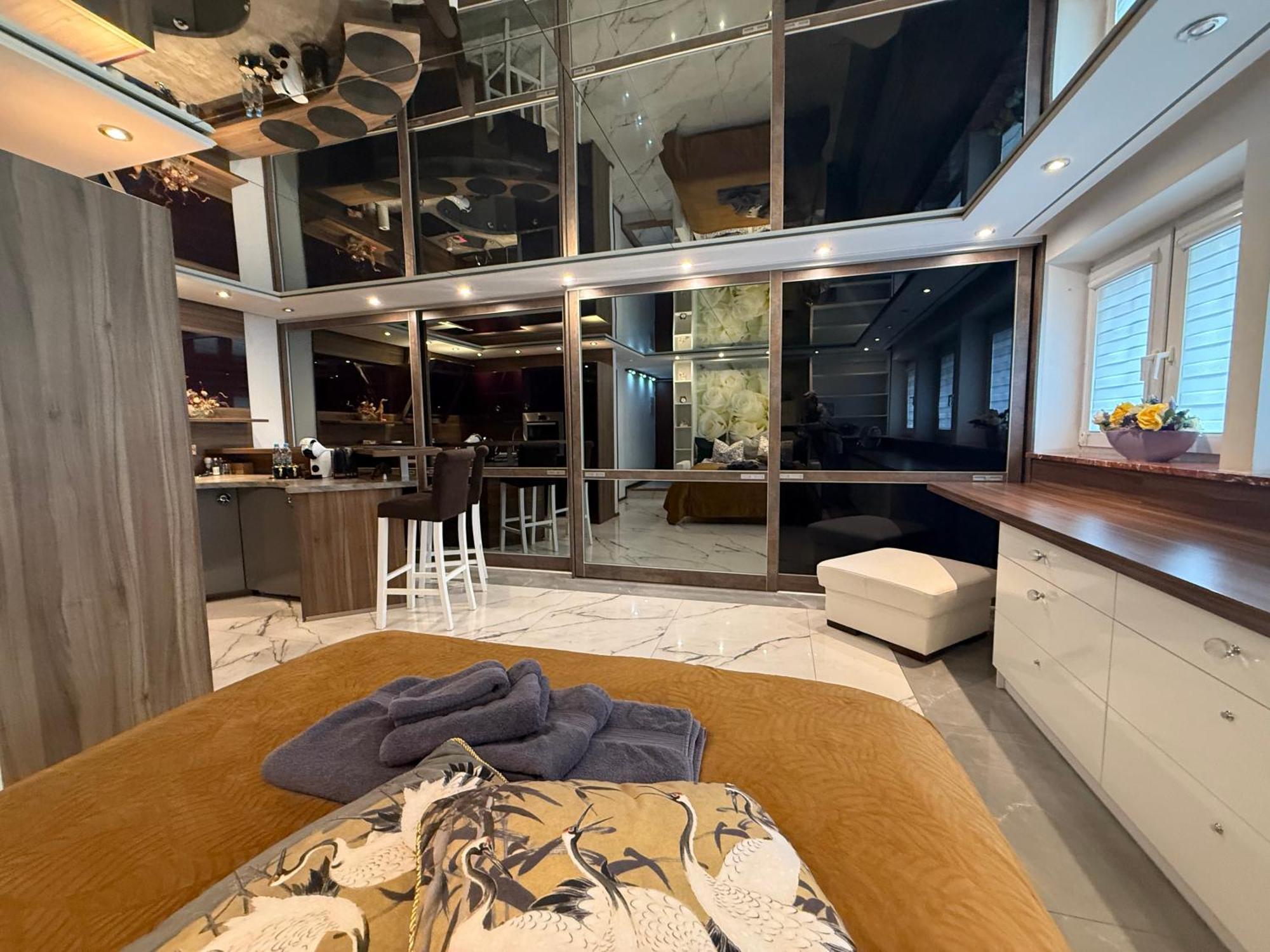 ורשה Deluxury Mirror Apartament Centrum מראה חיצוני תמונה